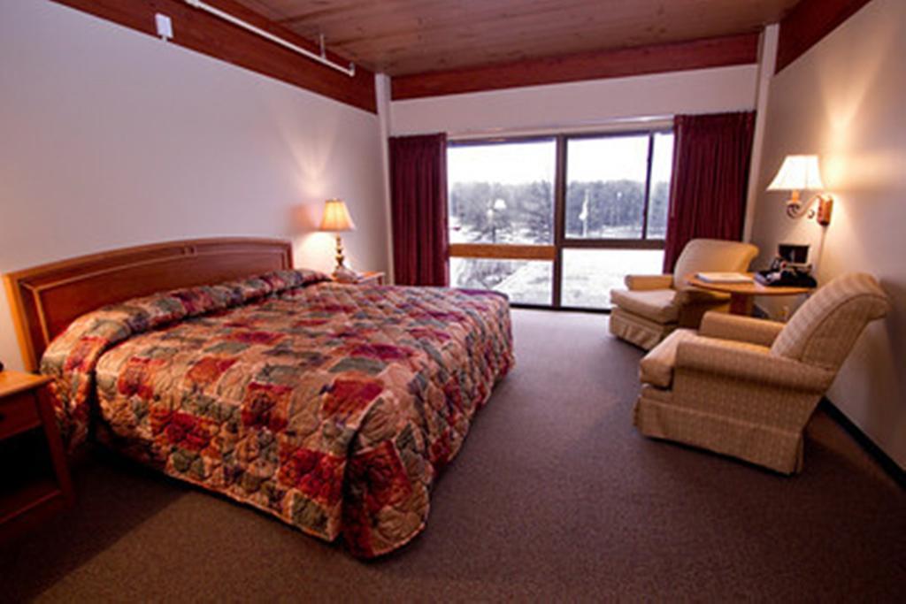 Pipestem Resort State Park Quarto foto